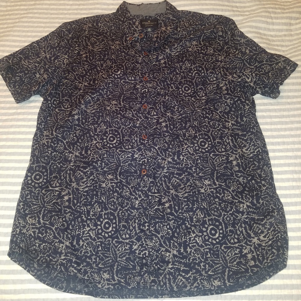 American Eagle short sleeved button down